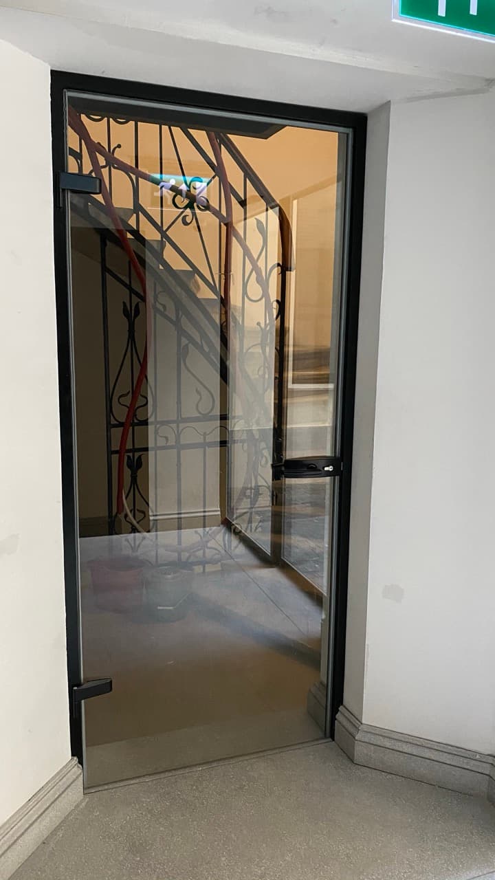 Üvegajtó galéria referencia 5